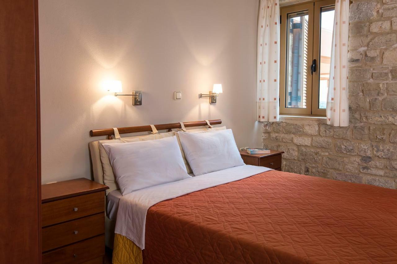 Enastron Villas Кипарисия Экстерьер фото